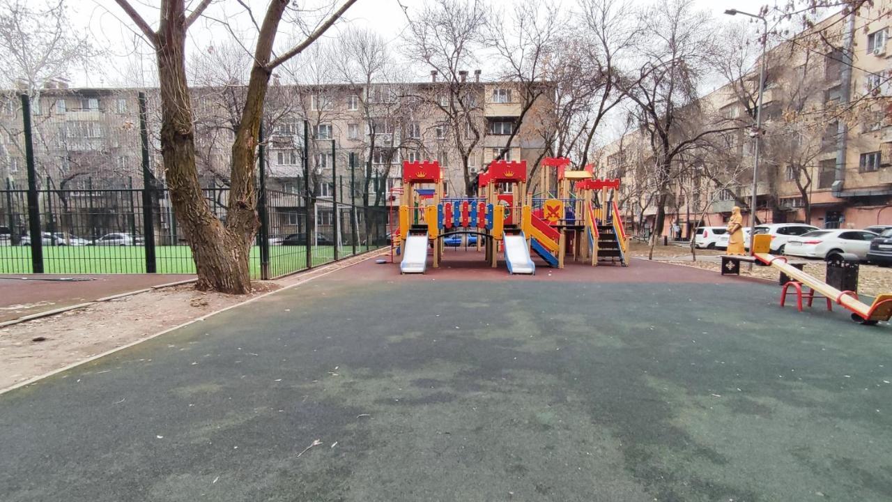 Апартаменты Золотой Квадрат 60 Кв2 Алматы Экстерьер фото