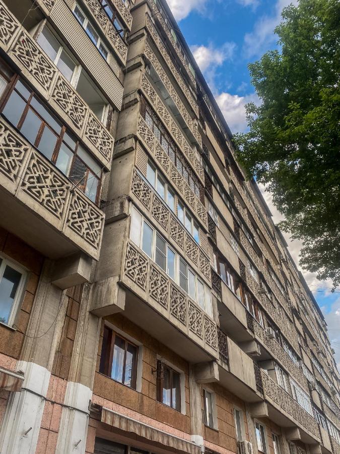 Апартаменты Золотой Квадрат 60 Кв2 Алматы Экстерьер фото